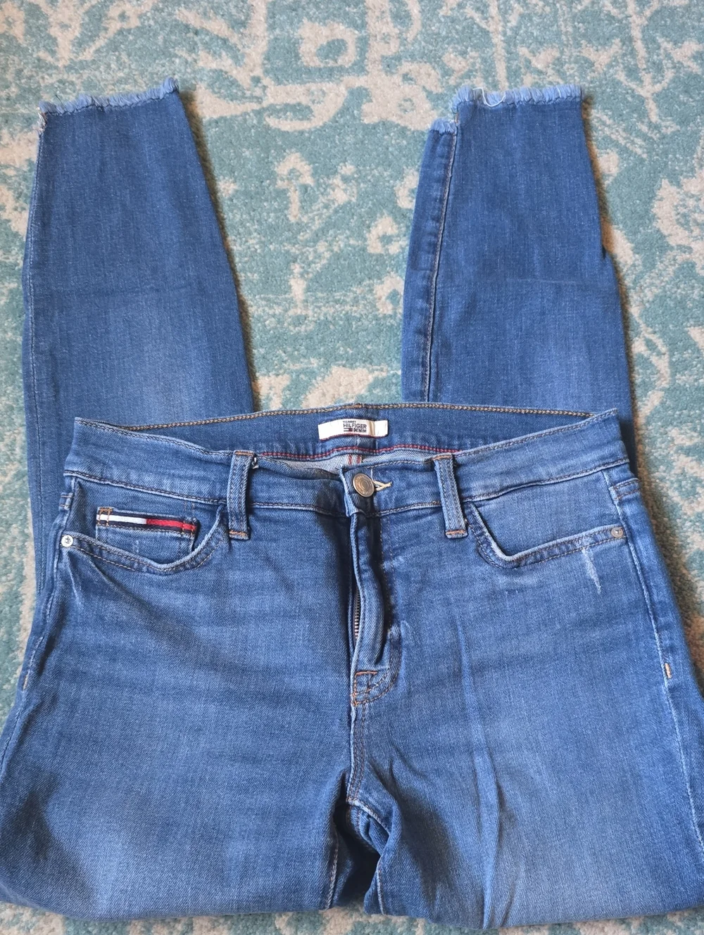 Tommy Hilfiger Women's Medium Blue Skinny Jeans with Frayed Hem